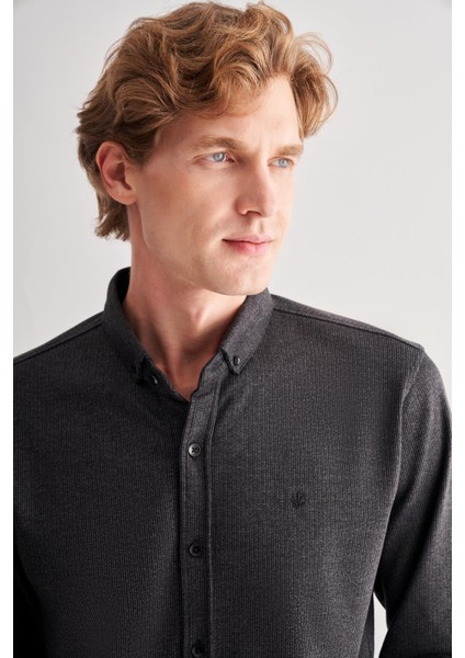 Siyah Smart Düğmeli Yaka Uzun Kol Cepsiz Slim Fit Casual Gömlek 1004255170 fırsatları