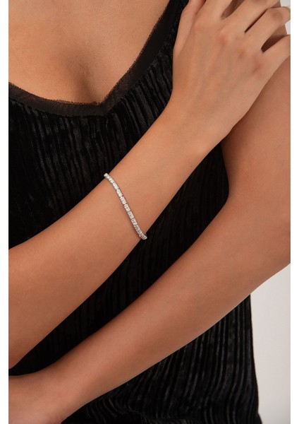 Gümüş Kilit Süslemeli Zarif Tasarımlı 925 Ayar Gümüş Bileklik 145 modelleri