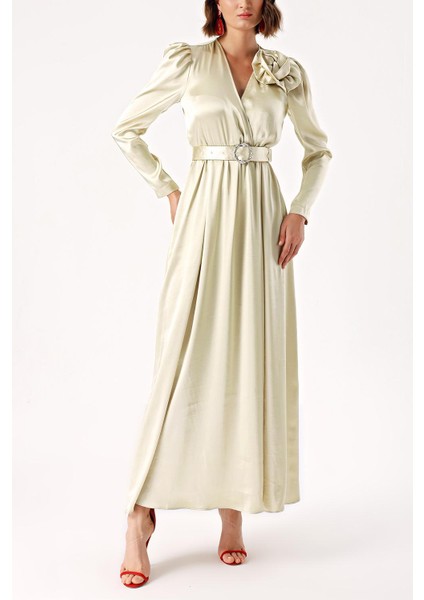 Bej Gül Aksesuar Detaylı Anvelop Uzun Elbise 94219