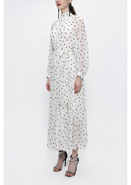 Beyaz Büzgülü Bol Kesim Uzun Elbise 94315