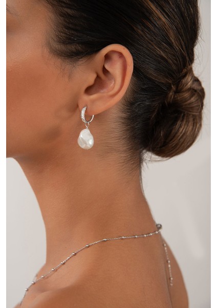 Gümüş Doğal Inci Şeklinde Halka Kristal Taş Detaylı 925 Ayar Gümüş Küpe 109 fiyatları