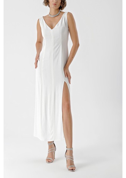 Beyaz Kolsuz V Yaka Yırtmaçalı Elbise 94217