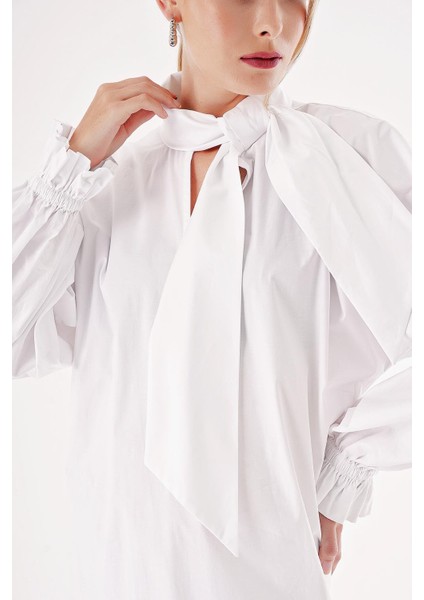 Beyaz Yüksek Yaka Bağlamalı Bol Kesim Mini Gömlek Elbise 94462 indirimleri