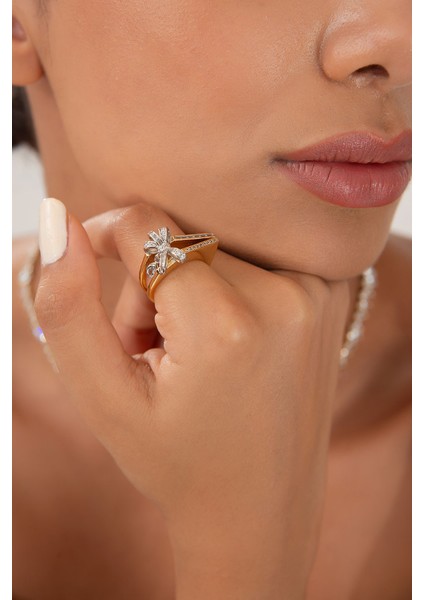 Altın Fiyonk ve Kristal Taş Detaylı 925 Ayar Gümüş Yüzük 167 fiyatları