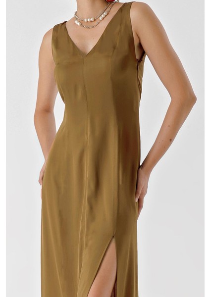 Tarçın Kolsuz V Yaka Yırtmaçalı Elbise 94217 indirimleri