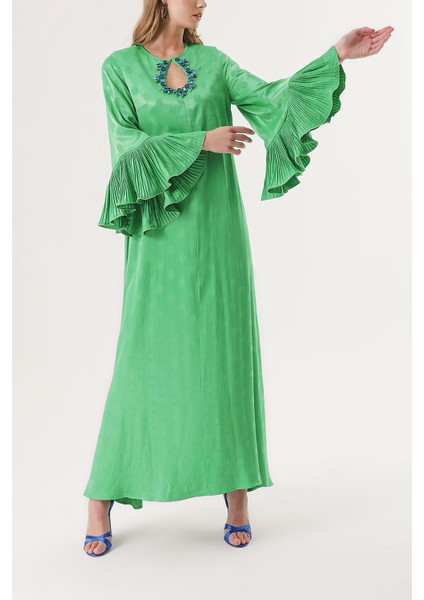 Yeşil Kolları Plise Detaylı Kristal Taş Işlemeli Uzun Elbise 94209