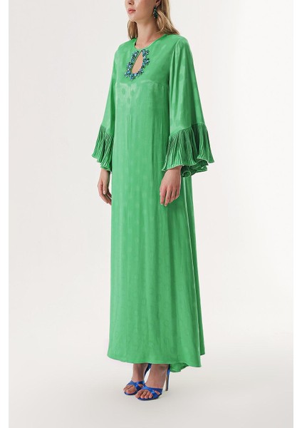 Yeşil Kolları Plise Detaylı Kristal Taş Işlemeli Uzun Elbise 94209 fiyatları