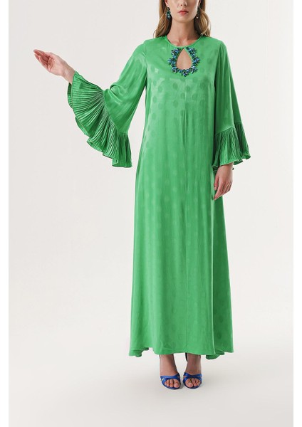 Yeşil Kolları Plise Detaylı Kristal Taş Işlemeli Uzun Elbise 94209 modelleri