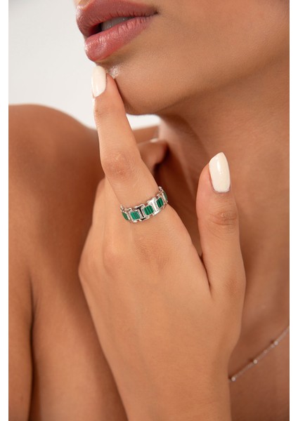 Gümüş Renkli Detaylarla Tasarlanmış 925 Ayar Gümüş Yüzük 166 fiyatları