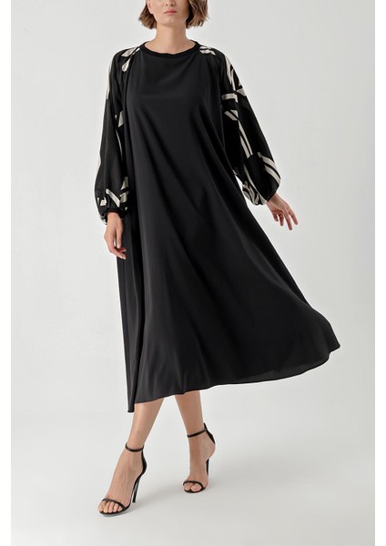 Siyah Garni Detaylı Bol Kesim Elbise 94360