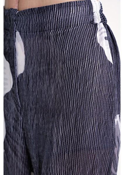 Siyah Beli Lastikli Piliseli Bol Paça Pantolon 41649 indirimleri
