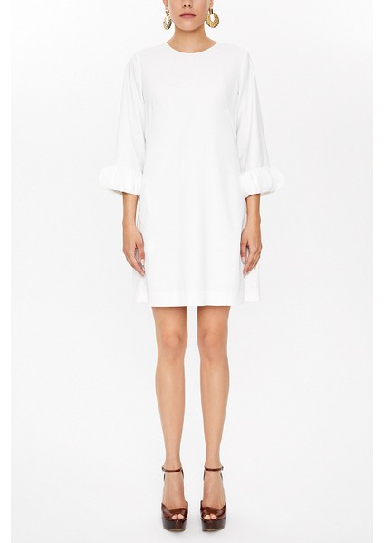 Beyaz Kolları Aksesuar Detaylı Mini Elbise 93051