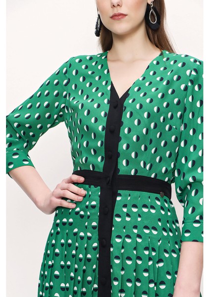 Yeşil Bele Oturan Pilili Elbise 93735