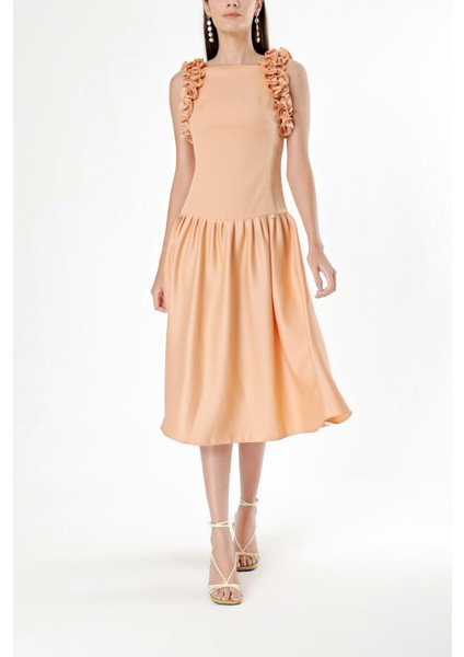 Bej Kolsuz Dar Kesim Elbise 93901