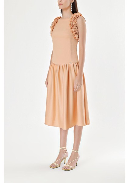 Bej Kolsuz Dar Kesim Elbise 93901 modelleri