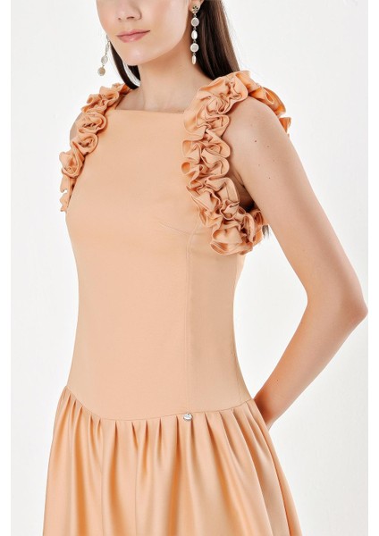 Bej Kolsuz Dar Kesim Elbise 93901 indirimleri