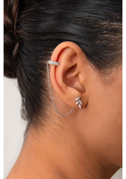 Gümüş Zincirli ve Kristal Taş Detaylı 925 Ayar Gümüş Kıkırdak Küpe 46 fiyatları