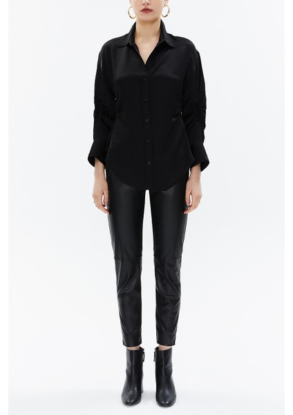 Siyah Kolu Büzgülü Dar Kesim Gömlek 10756