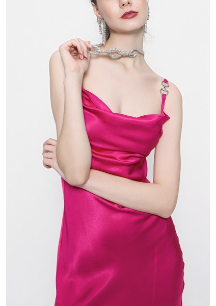 Pembe Toka Detaylı Askılı Elbise 93980 fırsatları