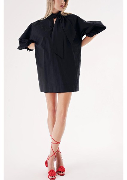 Siyah Yüksek Yaka Bağlamalı Bol Kesim Mini Gömlek Elbise 94462