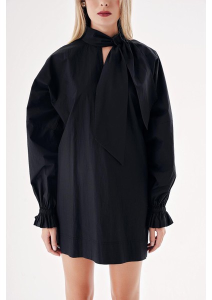 Siyah Yüksek Yaka Bağlamalı Bol Kesim Mini Gömlek Elbise 94462 fiyatları