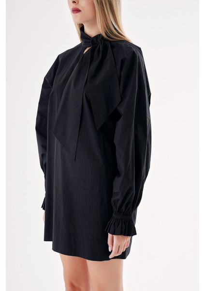 Siyah Yüksek Yaka Bağlamalı Bol Kesim Mini Gömlek Elbise 94462 modelleri