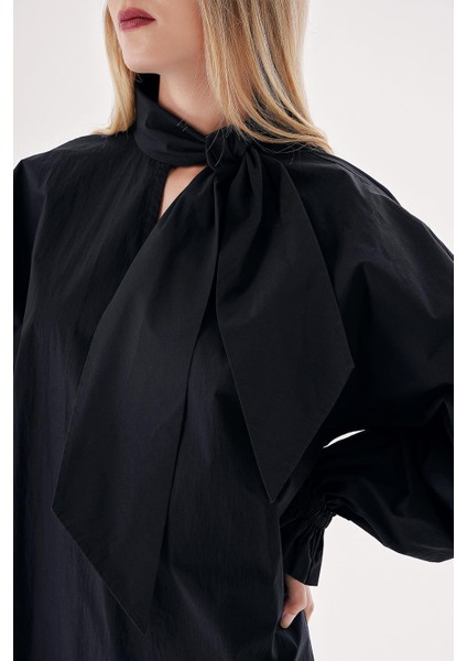 Siyah Yüksek Yaka Bağlamalı Bol Kesim Mini Gömlek Elbise 94462 indirimleri