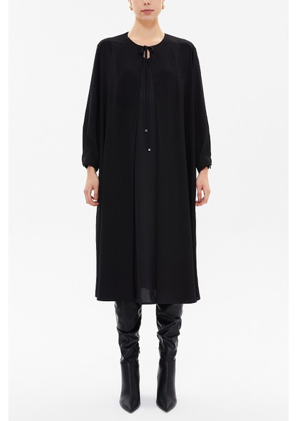 Siyah Yakadan Bağcıklı Midi Elbise 93053