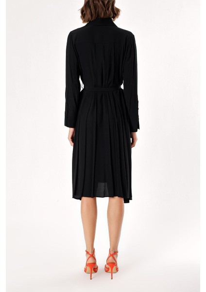 Siyah Bol Kesim Pili Detaylı Gömlek Elbise 93828 fırsatları