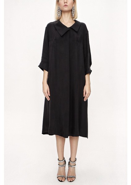 Siyah Büyük Yaka Detaylı Bol Kesim Elbise 94118