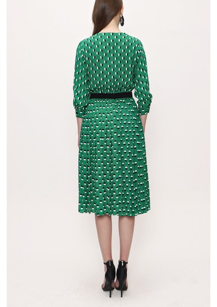 Yeşil Bele Oturan Pilili Elbise 93735 fırsatları