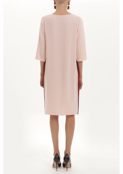 Pembe Yakası Aksesuarlı Bol Kesim Midi Elbise 91428 fırsatları