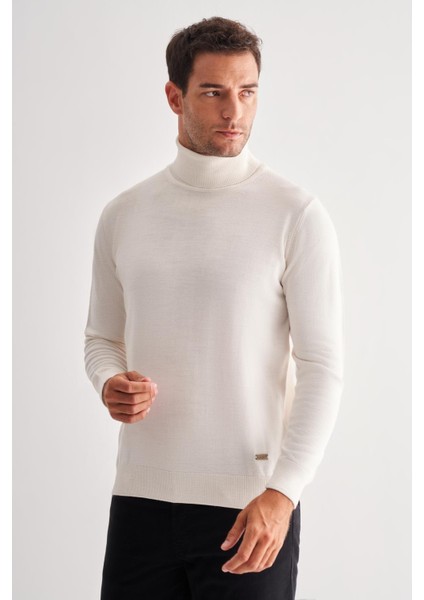 Açık Krem Balıkçı Yaka Cepsiz Comfort Fit Classic Pamuklu Triko Kazak 1012255004