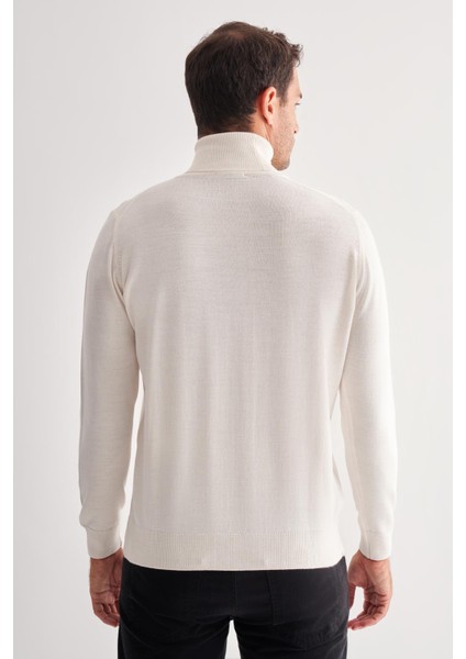 Açık Krem Balıkçı Yaka Cepsiz Comfort Fit Classic Pamuklu Triko Kazak 1012255004 indirimleri