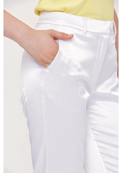 Beyaz Beli Lastikli Boru Paça Pantolon 41373 fırsatları