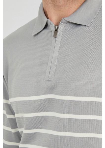 Çizgili Polo Yaka Yarım Fermuarlı Triko Kazak