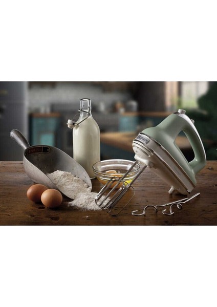 Yeşil ve Mavi Vintage El Mikseri, Şık ve Kullanışlı Tasarım. modelleri