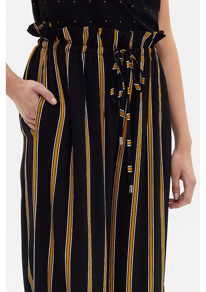 Siyah Yüksek Bel Çizgili Bol Kesim Pantolon 41303 fırsatları