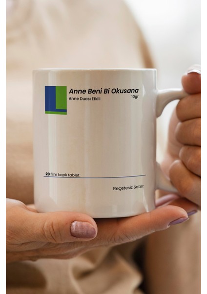 kutusu temalı anne beni bi okusana yazılı premium kupa bardak