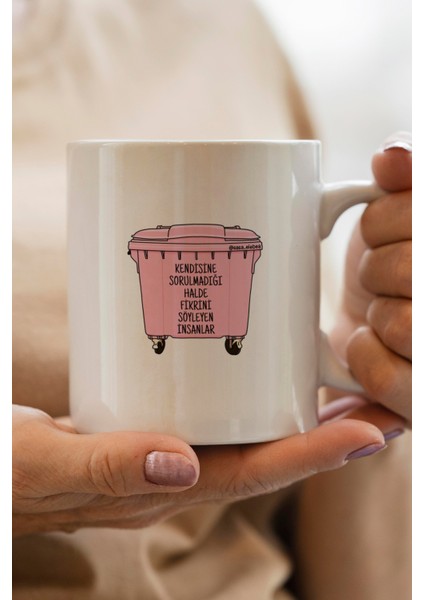 Kendisine Sorulmadığı Halde Fikrini Söyleyen Insanlar Baskılı Premium Kupa Bardak
