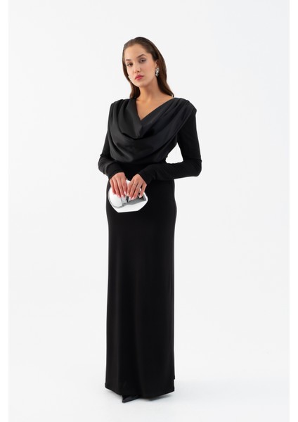 Kadın Siyah Pileli Degaje Yaka Elbise