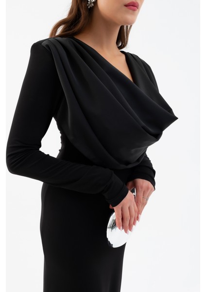 Kadın Siyah Pileli Degaje Yaka Elbise indirimleri