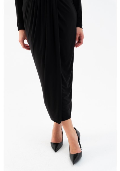 Kadın Siyah V Yaka Midi Elbise fırsatları