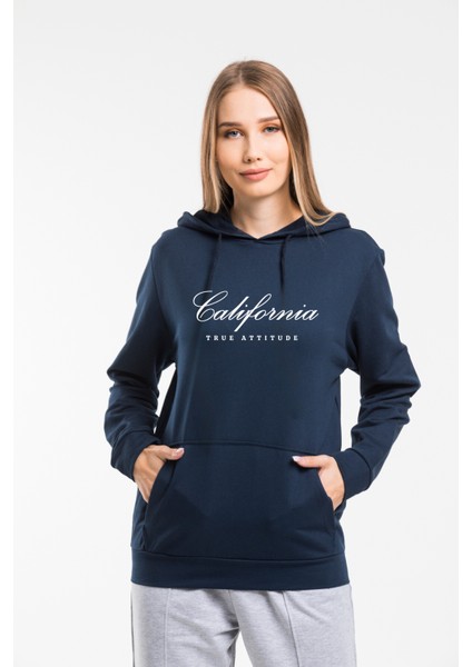 Kadın Kapşonlu Rahat Kalıp Ince El Yazılı Californıa Baskılı Swetashırt SPR24SWK121