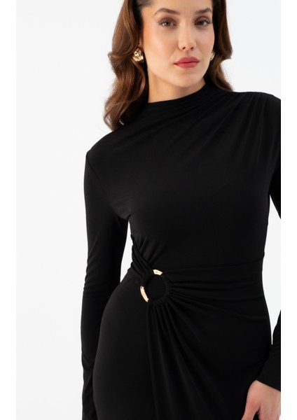 Kadın Siyah Omuz Büzgülü Halka Aksesuar Detaylı Elbise fırsatları