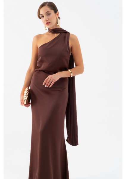 Kadın Kahverengi Tek Omuz Şal Yaka Uzun Saten Elbise fiyatları