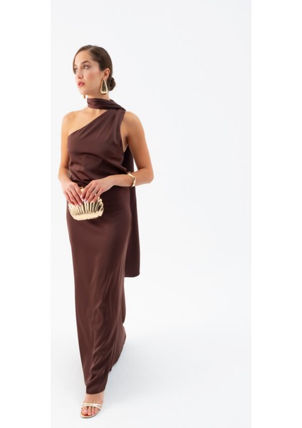 Kadın Kahverengi Tek Omuz Şal Yaka Uzun Saten Elbise modelleri
