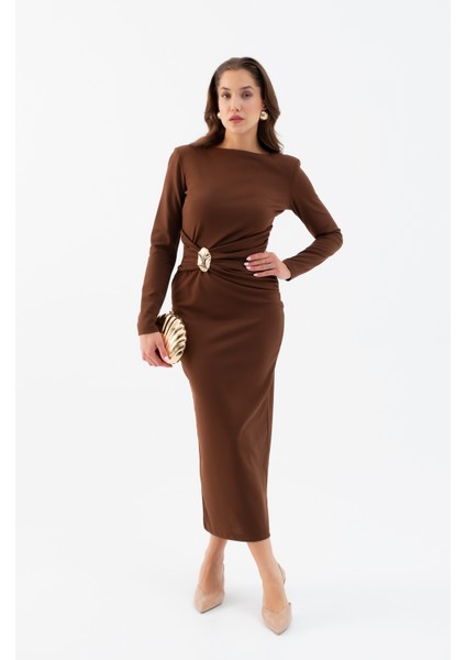 Kadın Kahverengi Vatkalı Bel Büzgülü Midi Elbise