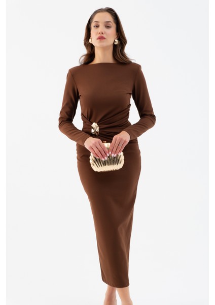 Kadın Kahverengi Vatkalı Bel Büzgülü Midi Elbise fiyatları