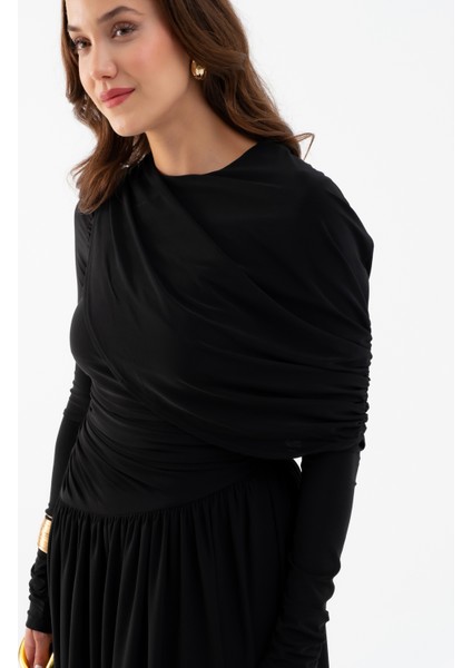 Kadın Siyah Omuz Parçalı Çapraz Büzgülü Uzun Elbise indirimleri